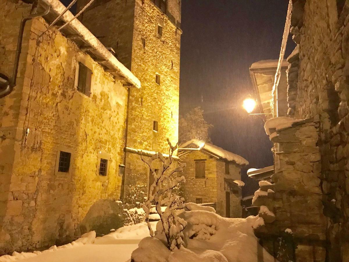 Вілла Castello Di Brandola Polinago Екстер'єр фото